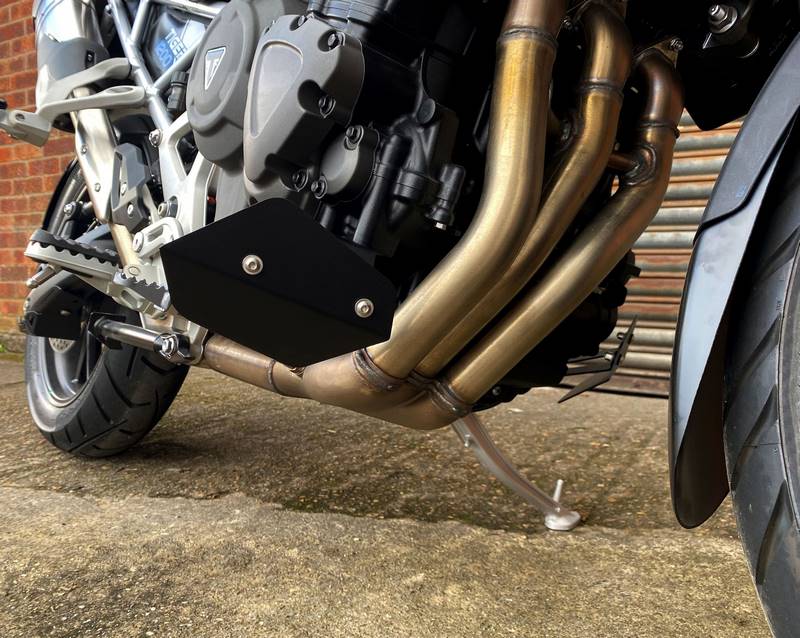 Pyramid / ピラミッド ロワーディフレクター マットブラック | Triumph タイガー 1200 GT 2022- | 36540M