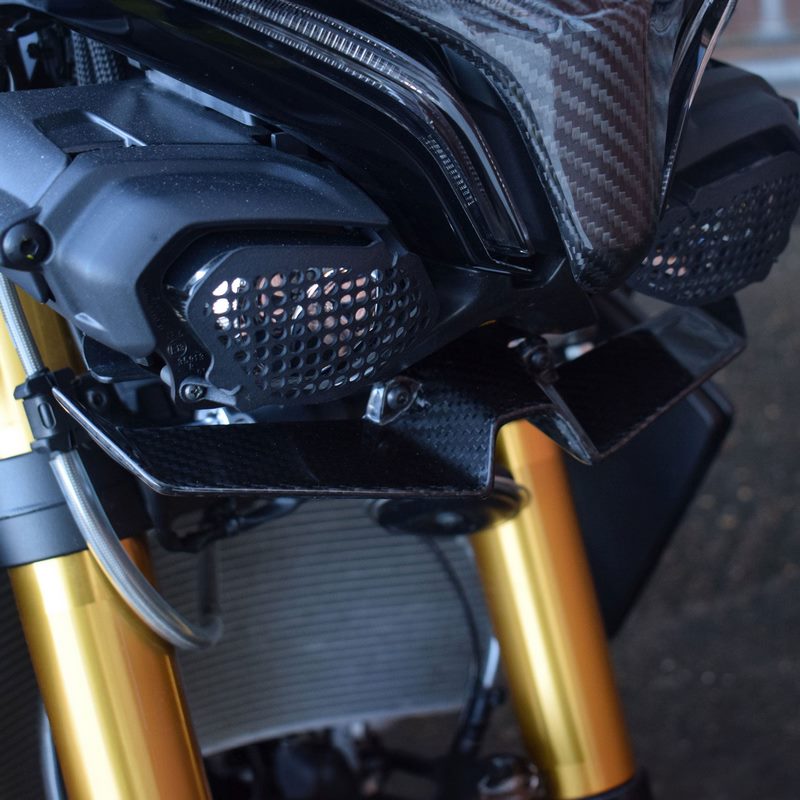 Pyramid / ピラミッド フロンタルウイング カーボンファイバー | Yamaha MT-10 2022- | 38288A