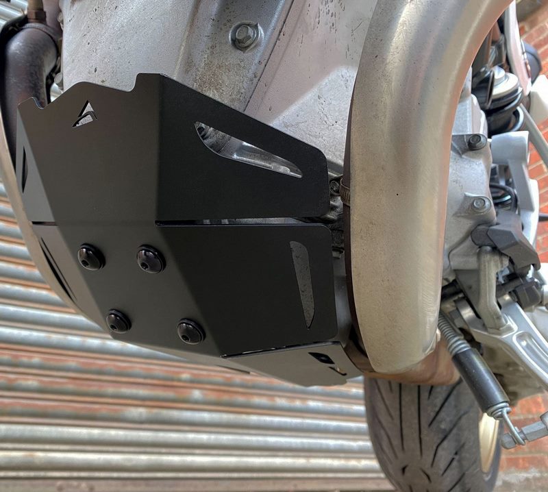 Pyramid / ピラミッド エンジンガード マットブラック | Moto Guzzi V100 Mandello 2022- | 38405M