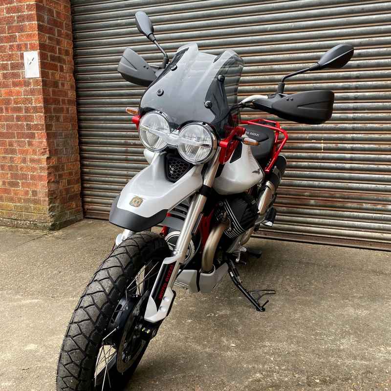 Pyramid Handguard Extensions | Matte Black | Moto Guzzi V85 TT 2019> | 38885M