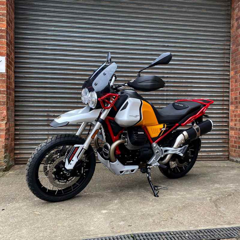 Pyramid Handguard Extensions | Matte Black | Moto Guzzi V85 TT 2019> | 38885M