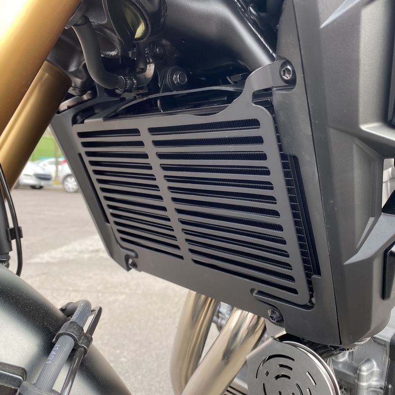 Pyramid Radiator Guard | Matte Black | Honda CB 500 X 2022> | 521255M