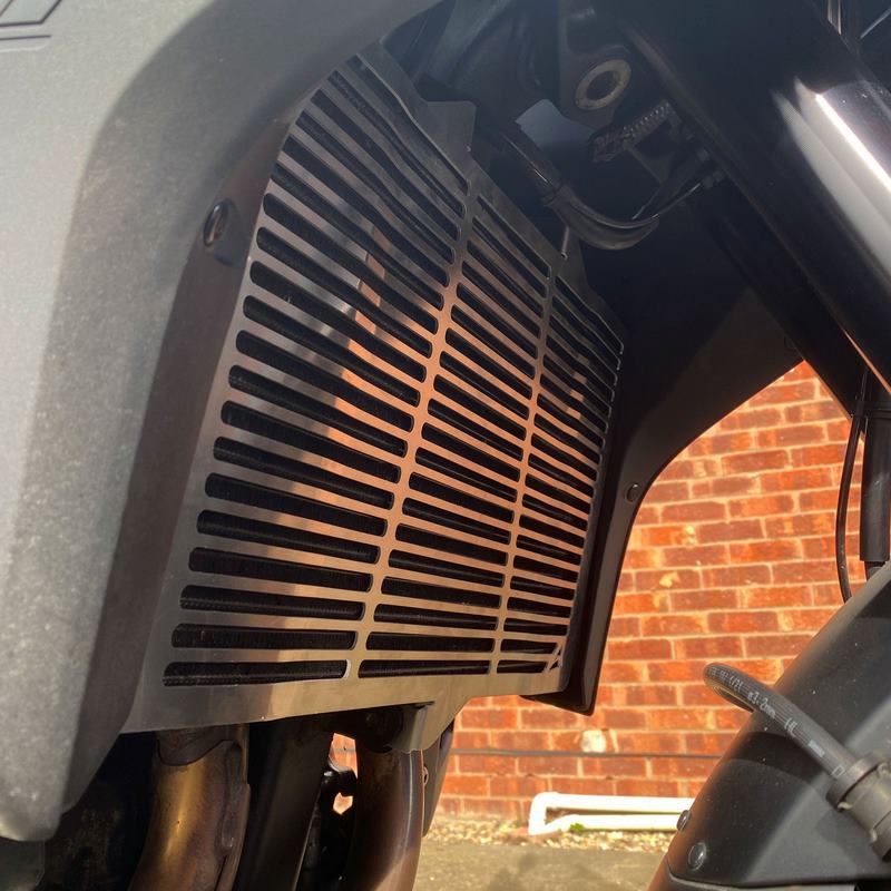 Pyramid / ピラミッド ラジエーターガード マットブラック | Honda NT 1100 2022- | 521999M