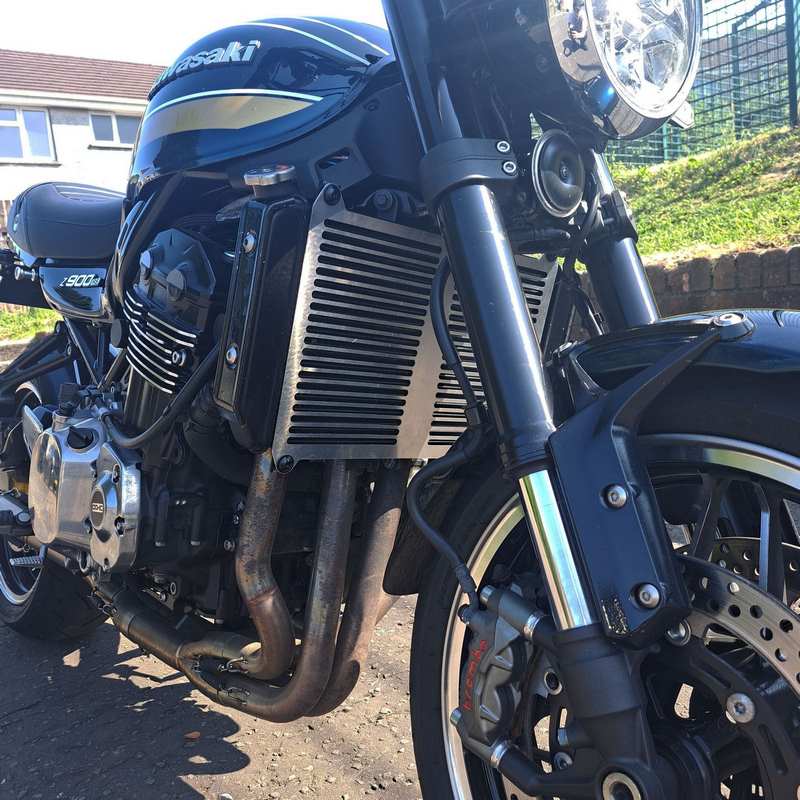 Pyramid / ピラミッド ラジエーターガード マットブラック | Kawasaki Z 900 RS 2021- | 523366M