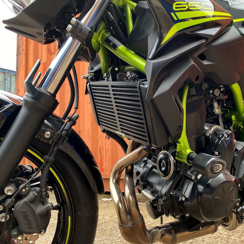 Pyramid Radiator Guard | Matte Black | Kawasaki Ninja 650 2017>2019 | 523650M