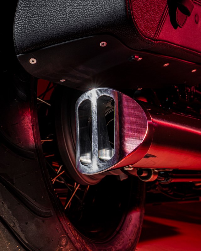 レーシングカスタムスリップオンL/Rステンレスクローム、エンドキャップV2 2個入り、合金クローム