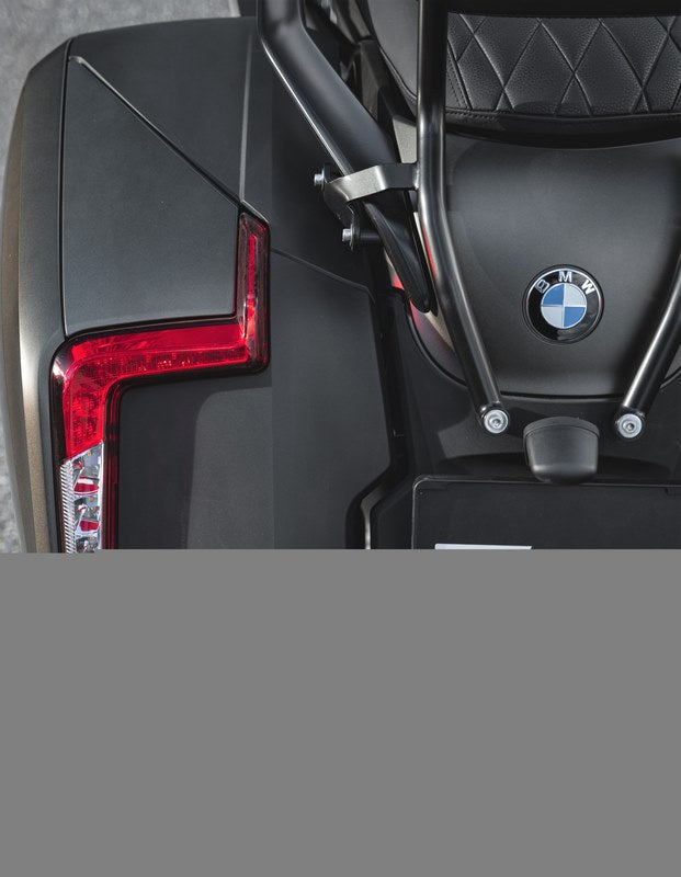 カスタムマフラー（左／右スポーツ排気システム、ステンレスブラック）、ステンレスヘッダー（6-2、触媒なし）、純正ヘッダーの代替品、レース番号無し