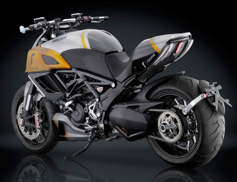 Rizoma Rear hub cover with protection