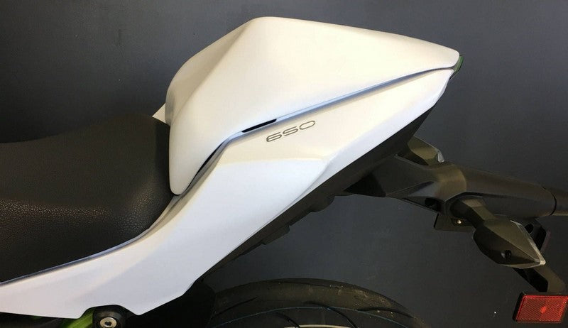S2-Concept / S2コンセプト シートカウル Kawasaki Z650 ホワイト マット パール マット stardust ホワイト | K715