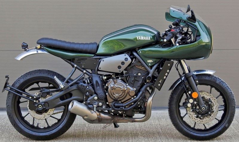 S2-Concept / S2コンセプト バックカバー (テールフェアリング) LEDライト付き XSR 700 Plate ブラック pure ブラック | Y738