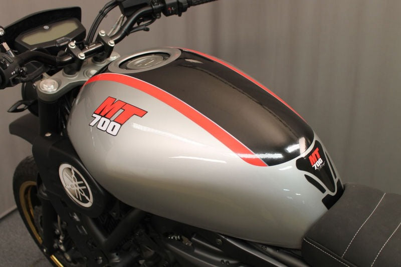 S2-Concept / S2コンセプト タンクカバー classic MT07 | Y714.000