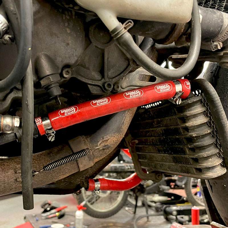 Samco Sport / サムコスポーツ オイルクーラーシリコンホースキット Aprilia RSV 1000 Mille 1998 - 2003 2 ピース | APR-17