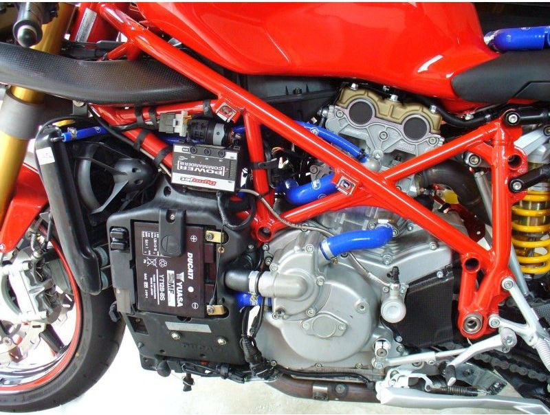 サムコスポーツ / Samco Sport Ducati 749 S 2003 - 2007 7 ピース シリコンラジエーター クーラントホースキット | DUC-5-RD