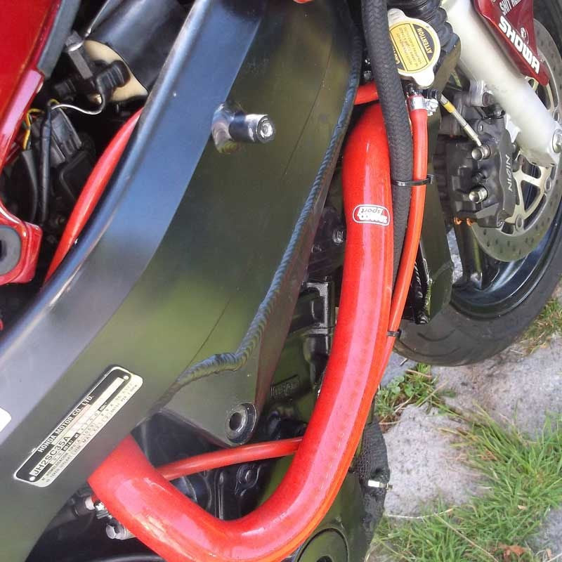 サムコスポーツ / Samco Sport Honda CBR 1100 XX Blackbird SC35 (Fuel Injected Model) 1999 - 2007 7 ピース シリコンラジエーター クーラントホースキット | HON-101-RD