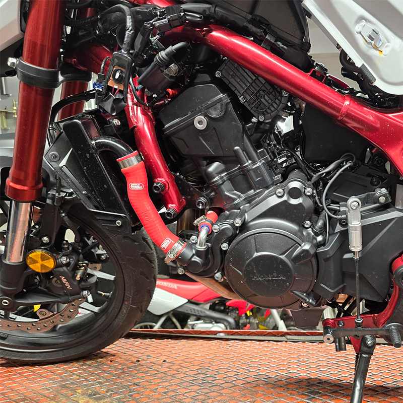 Samco Sport / サムコスポーツ シリコンラジエータークーラントホースキット Honda CB 750 ホーネット 2023 - 2024 5 ピース | HON-129