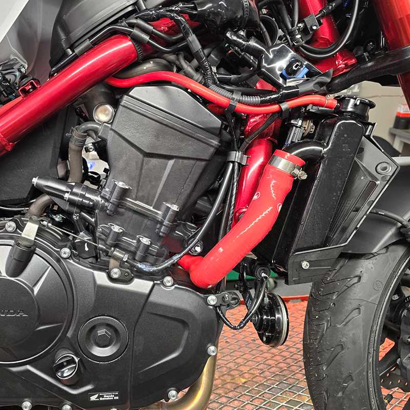 Samco Sport / サムコスポーツ シリコンラジエータークーラントホースキット Honda CB 750 ホーネット 2023 - 2024 5 ピース | HON-129