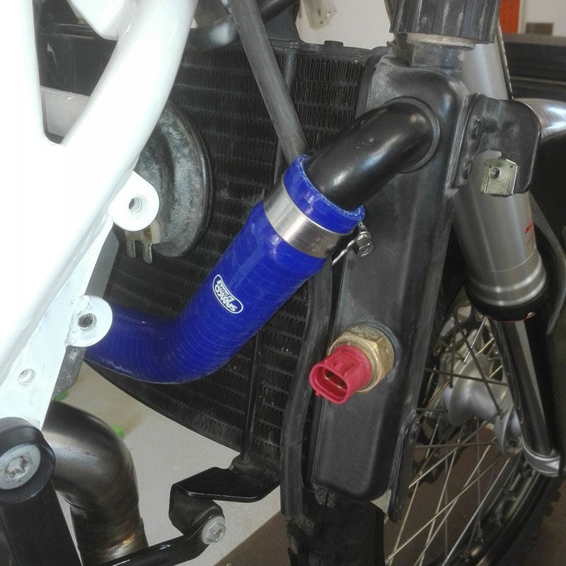 サムコスポーツ / Samco Sport Husqvarna Enduro 701 2016 - 2020 2 ピース シリコンラジエーター クーラントホースキット | HUS-34-BU