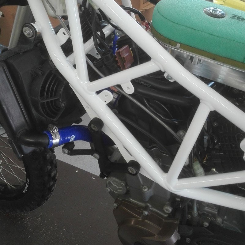 サムコスポーツ / Samco Sport Husqvarna Enduro 701 2016 - 2020 2 ピース シリコンラジエーター クーラントホースキット | HUS-34-BU