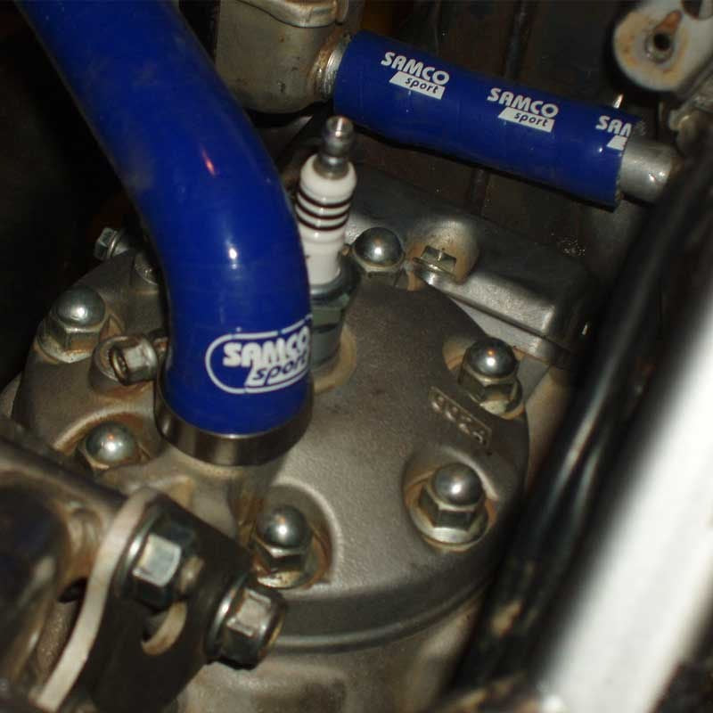 サムコスポーツ / Samco Sport Kawasaki KX 250 M1 / M2 2003 - 2004 5 ピース シリコンラジエーター クーラントホースキット | KAW-16-BU