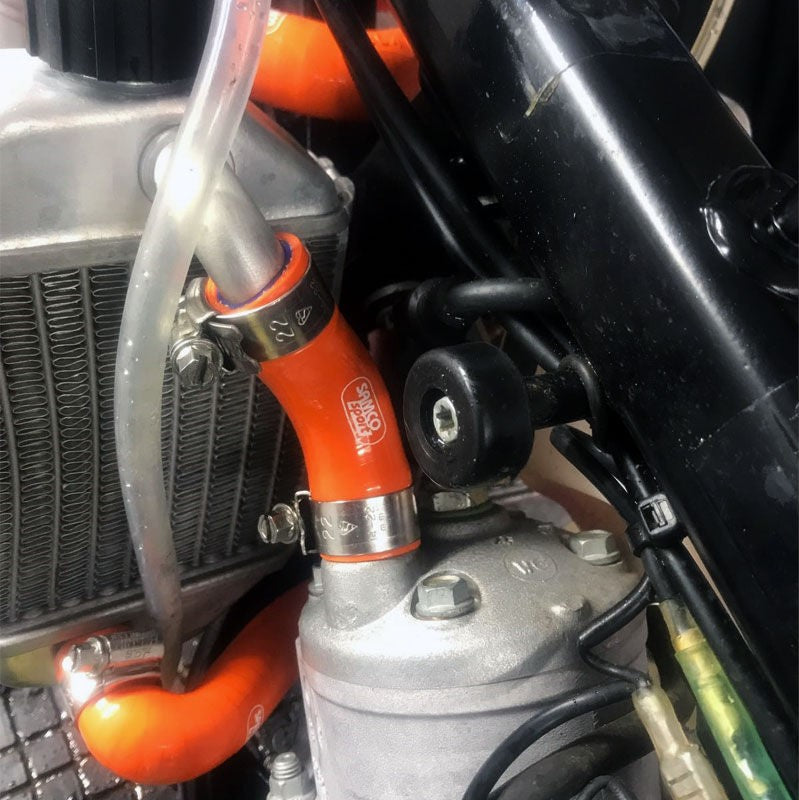 サムコスポーツ / Samco Sport KTM 50 SX Mini 2018 - 2021 3 ピース Y-ピース Race Design シリコンラジエーター クーラントホースキット | KTM-101-OR