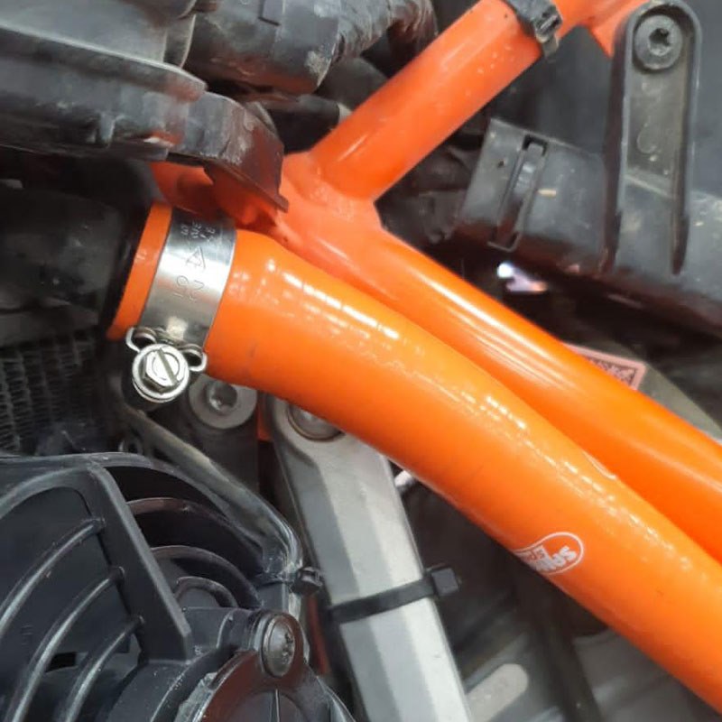 Samco Sport / サムコスポーツ シリコンラジエータークーラントホースキット KTM 1290 Super アドベンチャー R / S 2021 - 2024 8 ピース | KTM-127