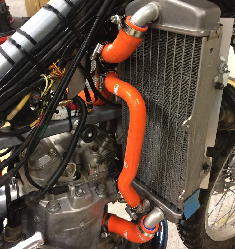 サムコスポーツ / Samco Sport KTM 400 EXC 2000 - 2002 6 ピース シリコンラジエーター クーラントホースキット | KTM-28-OR