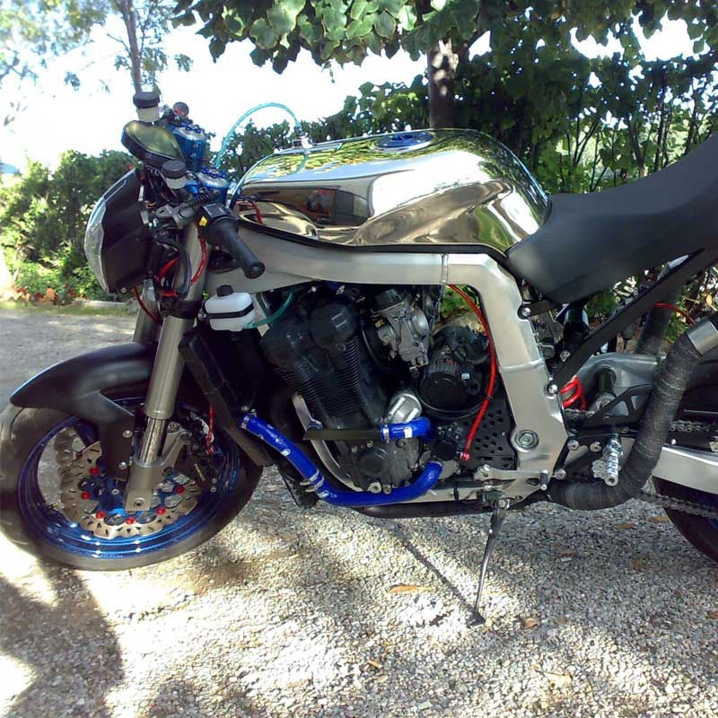 サムコスポーツ / Samco Sport Suzuki GSX-R 750 (WN / WP / WR / WS) 1992 - 1995 8 ピース シリコンラジエーター クーラントホースキット | SUZ-2-BU