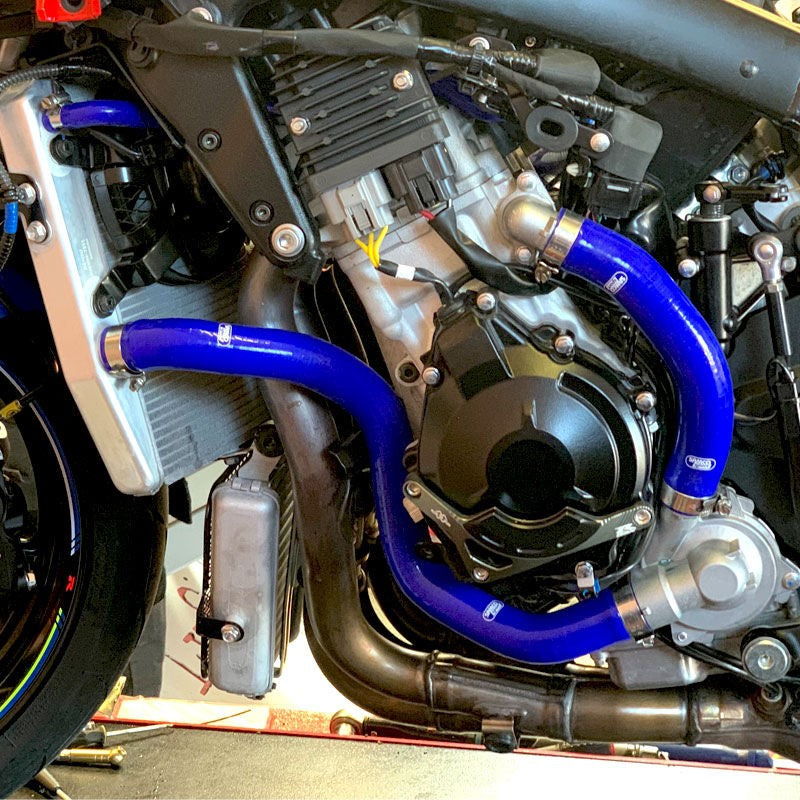 サムコスポーツ / Samco Sport Suzuki GSX-R 1000 2017 - 2021 4 ピース シリコンラジエーター クーラントホースキット | SUZ-61-BU
