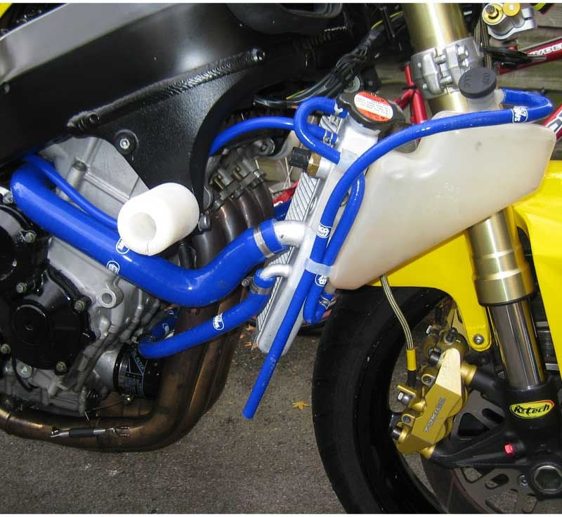 サムコスポーツ / Samco Sport Suzuki GSX-R 600 K4 / K5 JS1GN7CA 2004 - 2005 9 ピース シリコンラジエーター クーラントホースキット | SUZ-8-BU