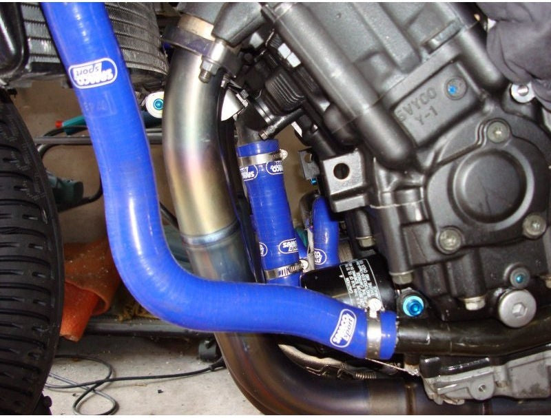 サムコスポーツ / Samco Sport Yamaha YZF R1 2004 - 2006 16 ピース シリコンラジエーター クーラントホースキット | YAM-8-BU