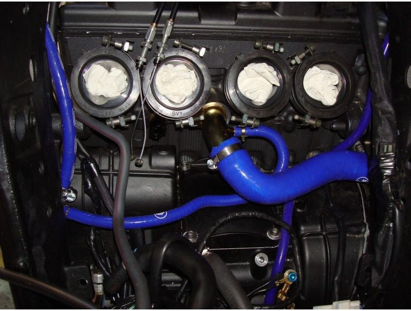 サムコスポーツ / Samco Sport Yamaha YZF R1 2004 - 2006 16 ピース シリコンラジエーター クーラントホースキット | YAM-8-BU