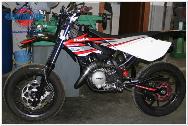 Scalvini / スカルビーニ エキゾーストシステム Beta RR50 (シフトサイド) | 001.071210