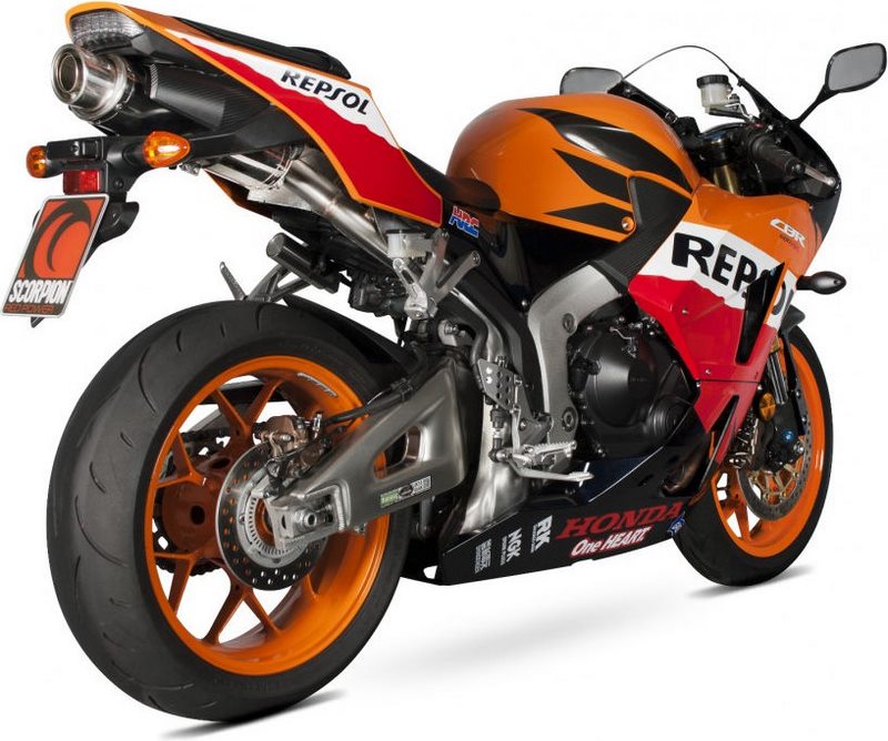 Scorpion / スコーピオンエキゾースト Stealth スリップオン ステンレススリーブ eマーク Honda CBR 600 RR 13-Current 2013 - 2018 | HA158SEO