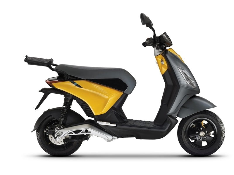 シャッドトップボックスフィッティングキットPiaggio 1（22-23）|V0NL52ST