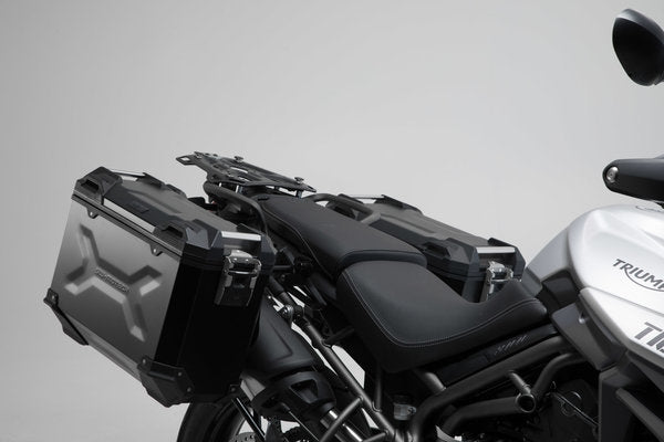 SW-MOTECH / SWモテック アドベンチャーセット ラゲッジ－シルバー－Triumph Tiger 800 Modelle (10-). | ADV.11.748.75001/S