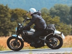 SW-MOTECH / SWモテック 「レジェンドギア」 テールバッグ LR1 - 17.5 L バックパックファンクション | BC.HTA.00.404.10000