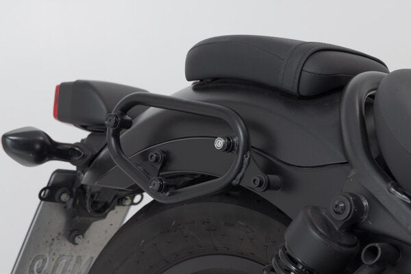 SW MOTECH / SWモテック Legend Gear （レジェンドギア） サイドバッグシステム LC ブラックエディション Honda CMX500 Rebel (16-). | BC.HTA.01.887.20101