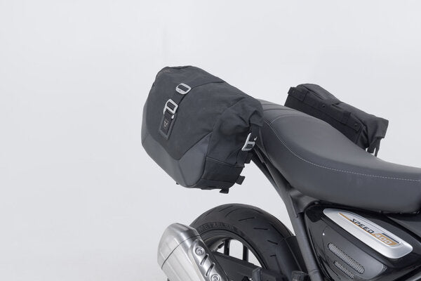 SW MOTECH / SWモテック Legend Gear （レジェンドギア） サイドバッグシステム LC - ブラックエディション Triumph Speed 400 / スクランブラー 400 X (23-). | BC.HTA.11.616.20100