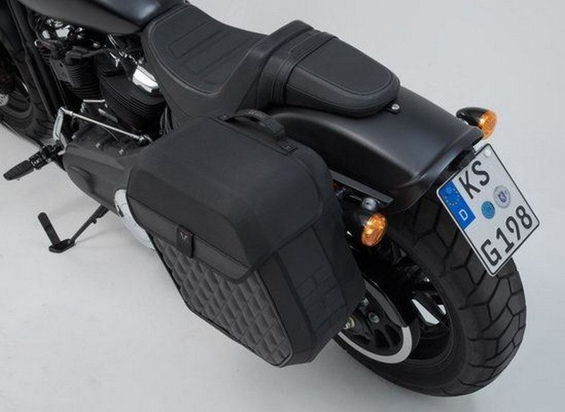 SW-MOTECH / SWモテック Legend Gear （レジェンドギア） サイドバッグシステム LH Harley-Davidson Softail Fat Bob (17-). | BC.HTA.18.682.20300