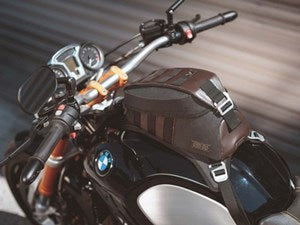 SW-MOTECH / SWモテック 「レジェンドギア」 タンクバッグ LT2 - 5.5 L ストラップファスナー（防水） | BC.TRS.00.402.10000
