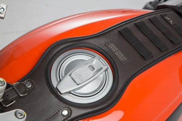 SW-MOTECH / SWモテック Legend Gear (レジェンドギア) タンクストラップセット Scrambler モデル (14) LA1 アクセサリーバッグ付 | BC.TRS.22.577.50100