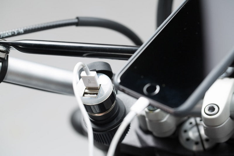 SW-MOTECH / SWモテック ユニバーサル エレクトリックキット シガーライターソケット USB power port. マウンティングキット | EMA.00.107.20001/B