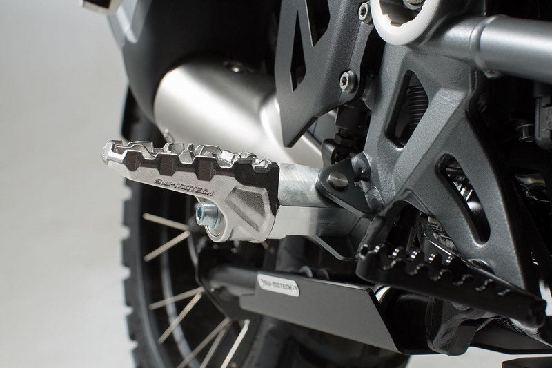 SW-MOTECH / SWモテック EVO フットレスト 左右キット | FRS.01.112.10201