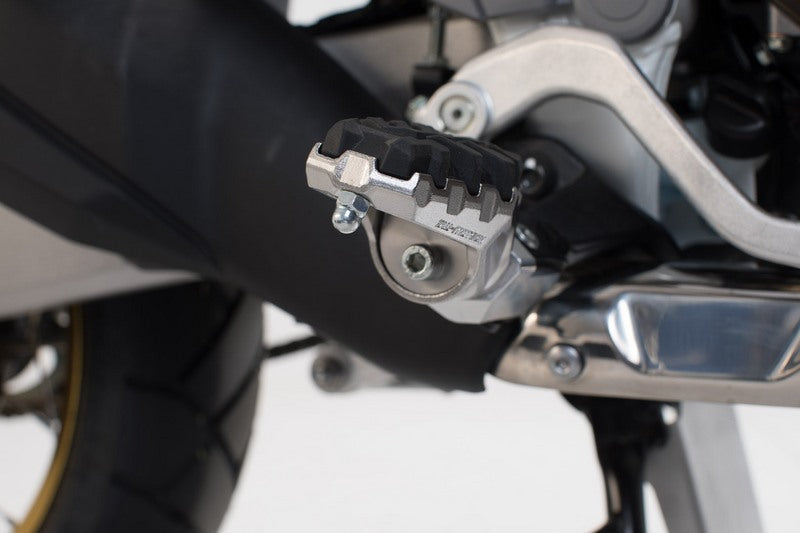 SW-MOTECH / SWモテック EVO フットレストキット HONDA CRF1000L アフリカツイン SD06 (18-18) | FRS.01.112.10500