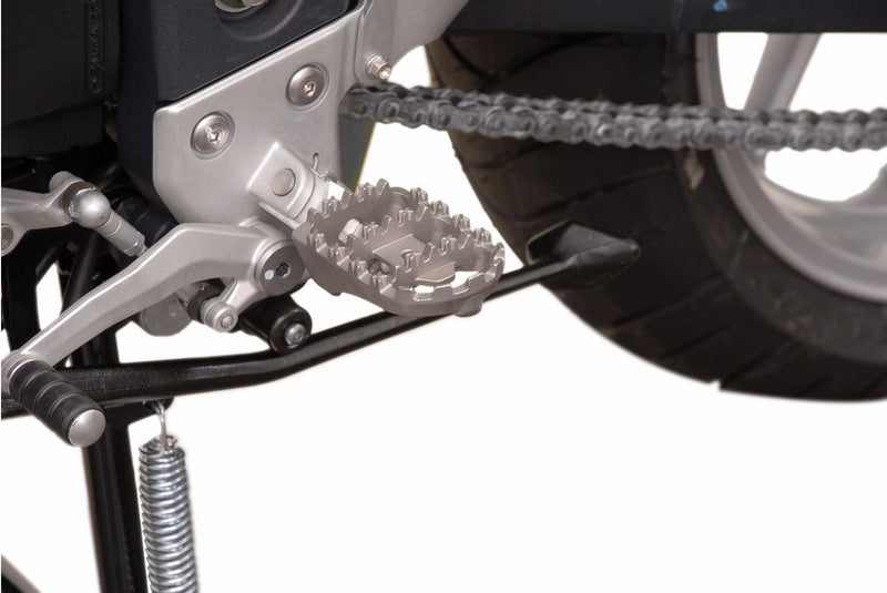 SW-MOTECH / SWモテック フットレストキット Tiger 1050 (06-) R1200R (11-) RnineT (14-) | FRS.11.011.10001/S