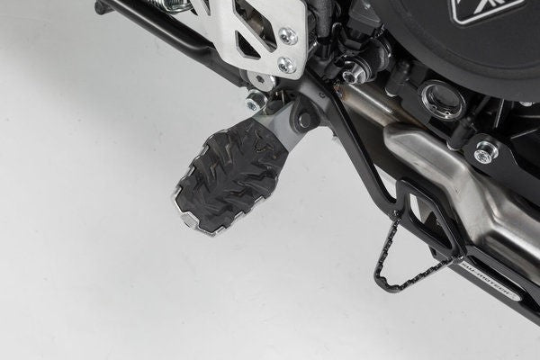 SW-MOTECH / SWモテック EVO フットレストキット Triumph Tiger 800 (10-) / 1200 (11-15). | FRS.11.112.10103