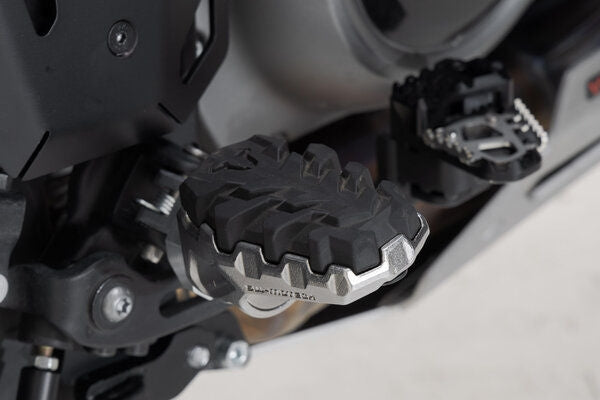 SW-MOTECH / SWモテック EVO footrest kit | FRS.18.112.10000