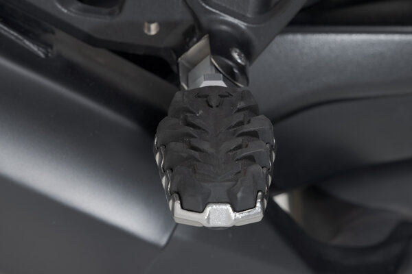 SW-MOTECH / SWモテック EVO passenger footrest kit | FRS.18.112.10100