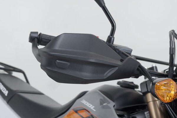 SW MOTECH / SWモテック Adventure ハンドガードキット ブラック Honda CRF300L  Triumph スクランブラー 400X. | HDG.00.220.34400/B