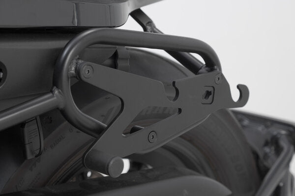 SW-MOTECH / SWモテック Adapter plate SLH for SLC. Black. Universal. For left side. | HTA.00.682.15000